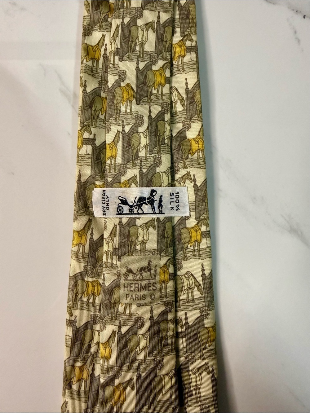 Hermes Silk Patterned Men's Tie in Yellow and Beige - Picture 5 of 9